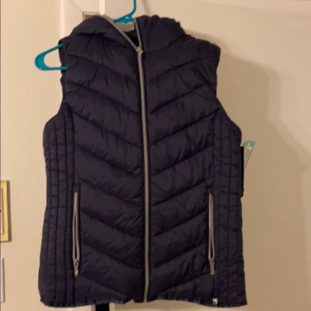 NWOT Andrew Marc Performance Hooded Puffer Vest